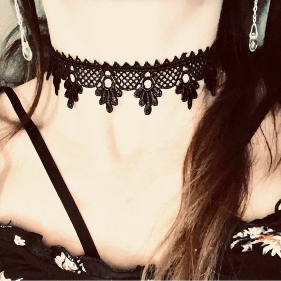 Floral Victorian Lace~ Vintage Delicate Feminine Mesh Black Gothic Collar Choker - Picture 4 of 5